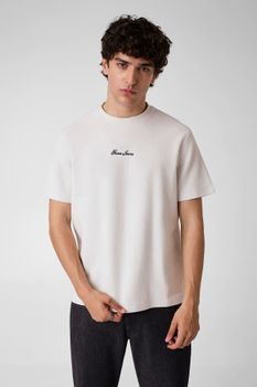Camiseta Con Logo Bordado
