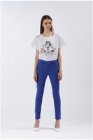 pantalones slim tenidos en prenda royal 28