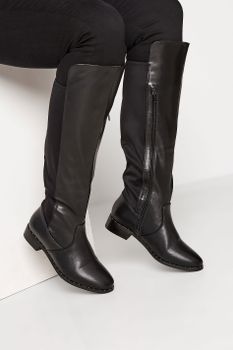 Botas Altas Negras Con Tachuelas En Diferentes Anchos
