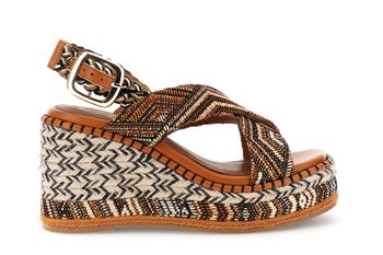 sandalias cruzadas de tela sobre una cuña envuelta tan combo 40