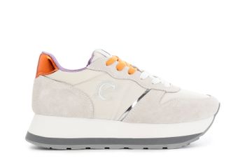 zapatillas deportivas de mujer en ante. beige