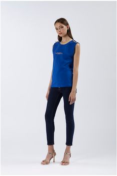 camiseta sin mangas con botones y logotipo estampado royal