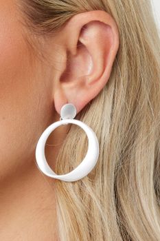 Pendientes Plateados De Aro Acabado Mate
