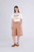 bermudas de forro polar con bolsillos y apliques caramel