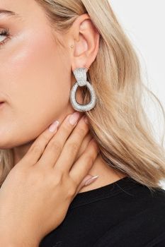 Pendientes Plateados Estilo Aldaba