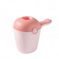 jarra de aclarado agua rosa