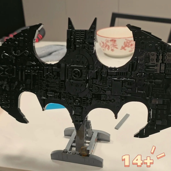 Bloques de Construcción de la Nueva Serie de Superhéroes 2026, 678 Piezas, Modelo de Señal de Batman, Decoración de Pared 3D, Juguetes para el Hogar, Regalos para Amigos