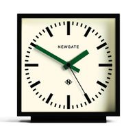 reloj de mesa en negro con agujas verdes
