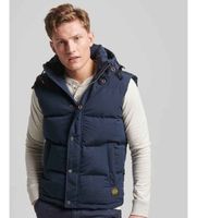 superdry para hombre m5011708a chaleco acolchado con capucha everest marino l casual sostenible nylon reciclado