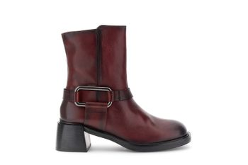 botines de piel con accesorio bordeaux