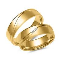 alianzas de oro con 3 diamantes