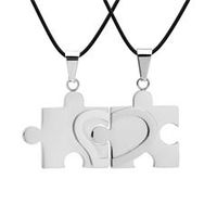cadenas de caucho con colgantes de piezas de puzzle