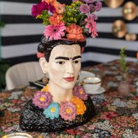 vasija frida flowers