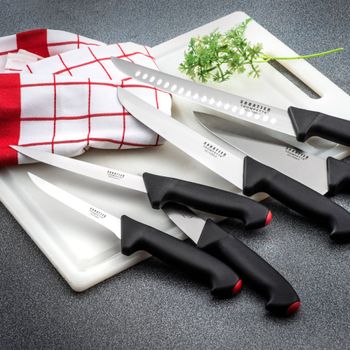Cuchillo deshuesador 13cm  negro