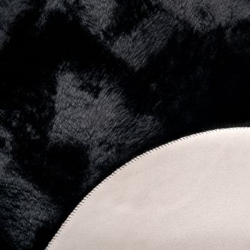 Alfombra de piel Pelsa negro 80x120 cm forma de piel