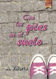 con los pies en el suelo
