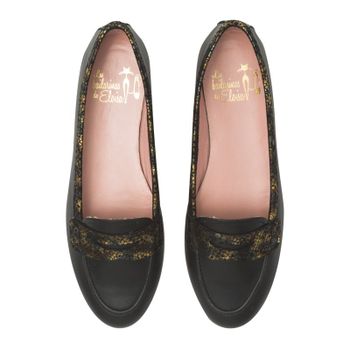 Mocasín piel negro antifaz piel serpiente tonos grises. Modelo: Hawai