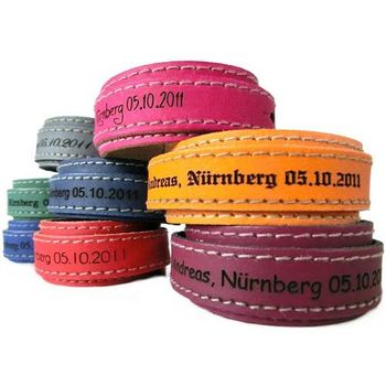 Pulsera con cierre de bola y grabado