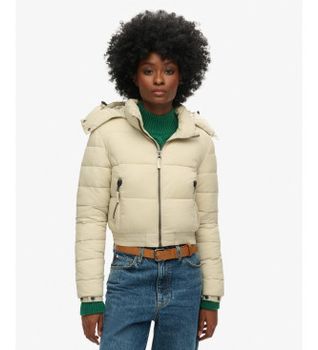 Superdry para mujer. W5011682A Chaqueta Corta Con Capucha Fuji beige (XS), Casual, Sostenible, Nylon reciclado