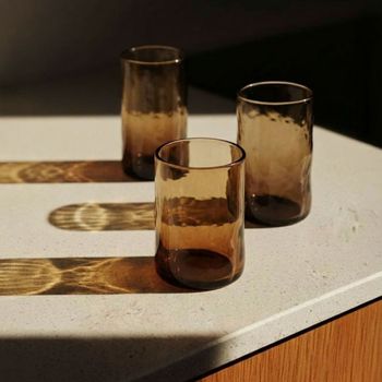 Vaso de vidrio en marrón ahumado 8x8x13 cm
