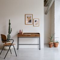 escritorio de mango macizo y metal